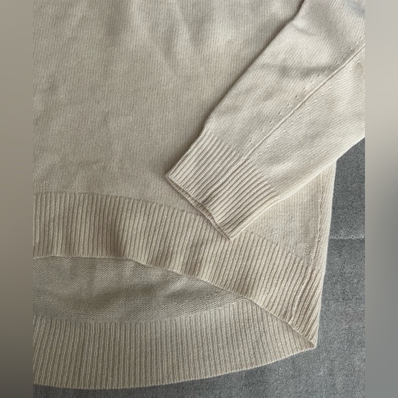 [M]Theory Men's Off-White Crewneck Cashmere Sweater - Picture 2 of 8